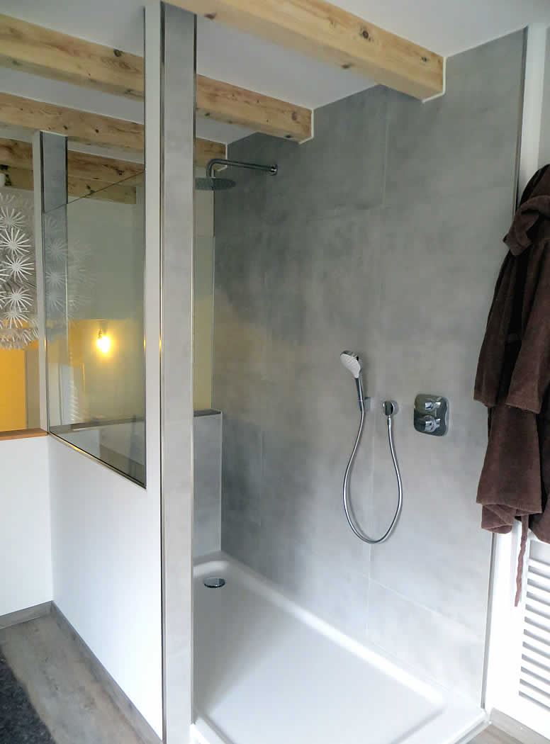 Badezimmer Auf Holzbalkendecke
